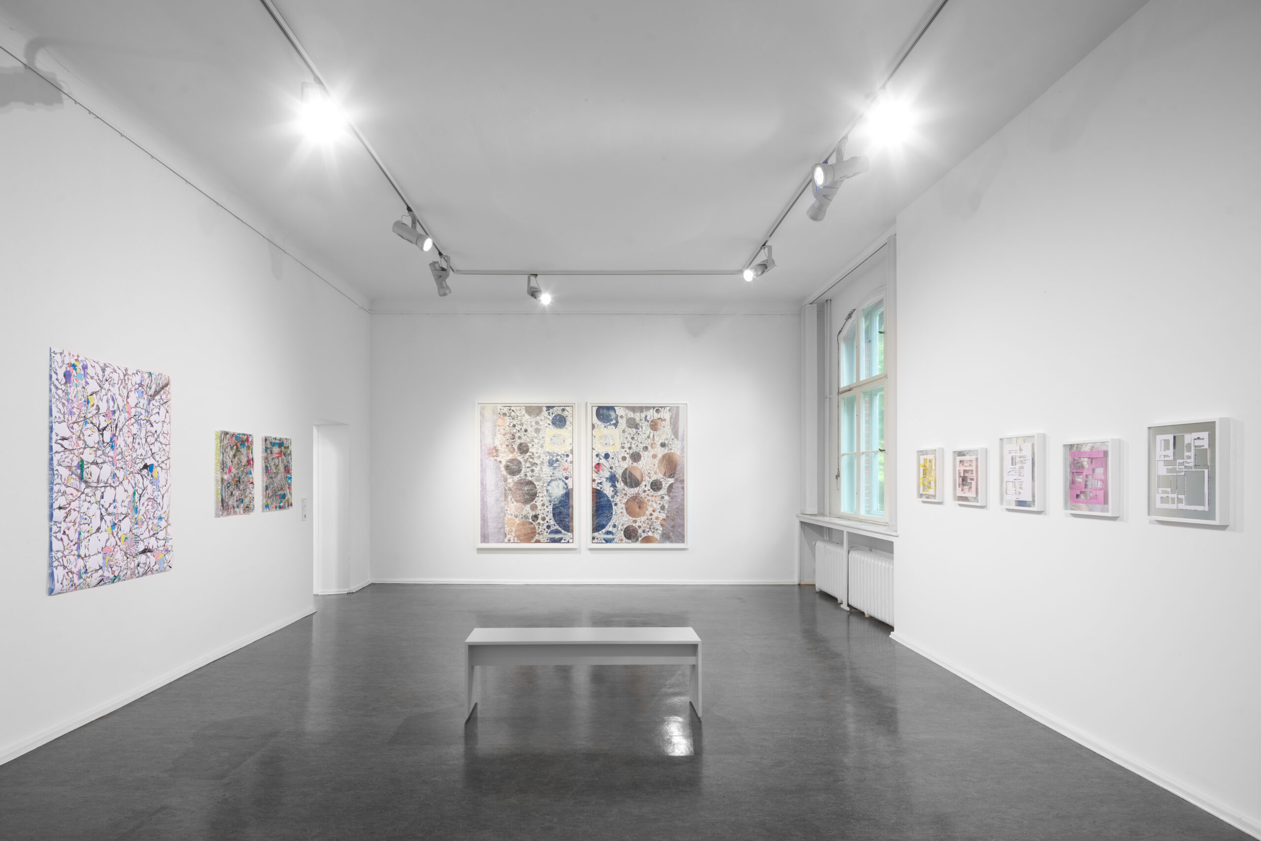 Kunst Reinickendorf - GalerieETAGE Ausstellungsansicht Schnitt, Gabriele Basch, Peter Freitag, Foto © Joe Clark